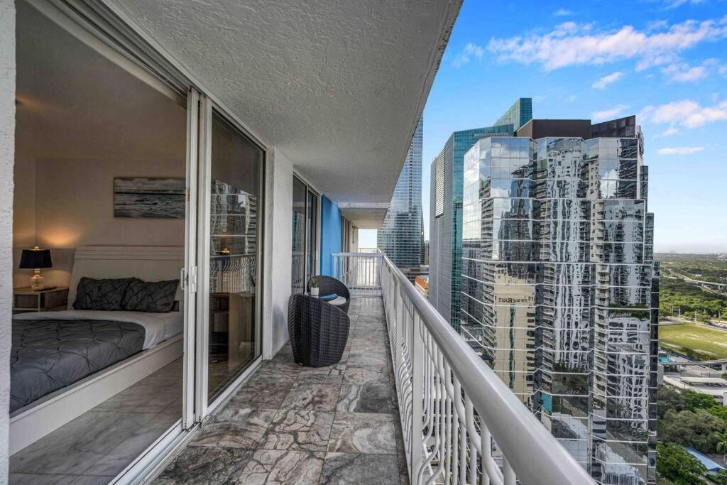 Iconic High Floor 3 Bedrooms In The Heart Of マイアミ エクステリア 写真