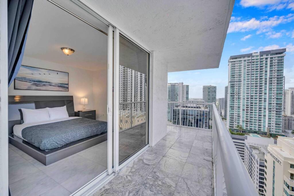 Iconic High Floor 3 Bedrooms In The Heart Of マイアミ エクステリア 写真