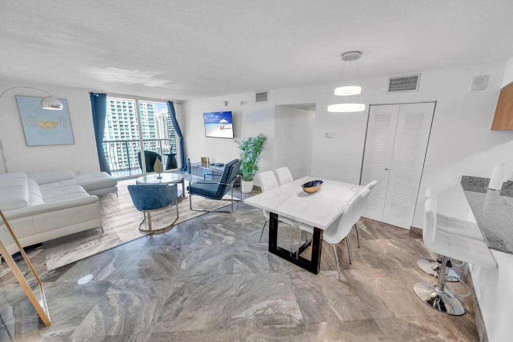 Iconic High Floor 3 Bedrooms In The Heart Of マイアミ エクステリア 写真