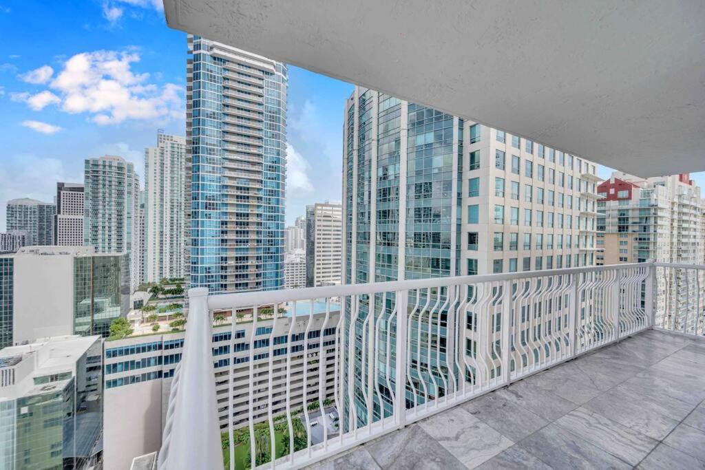 Iconic High Floor 3 Bedrooms In The Heart Of マイアミ エクステリア 写真