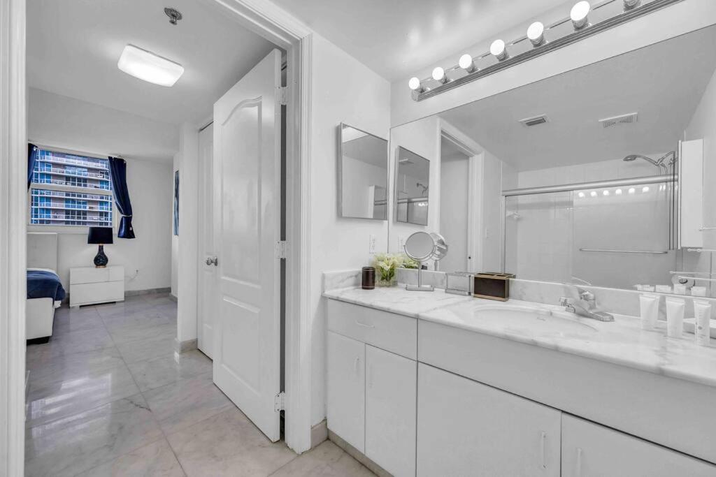 Iconic High Floor 3 Bedrooms In The Heart Of マイアミ エクステリア 写真