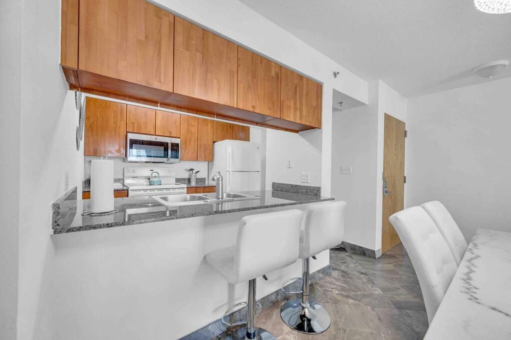 Iconic High Floor 3 Bedrooms In The Heart Of マイアミ エクステリア 写真