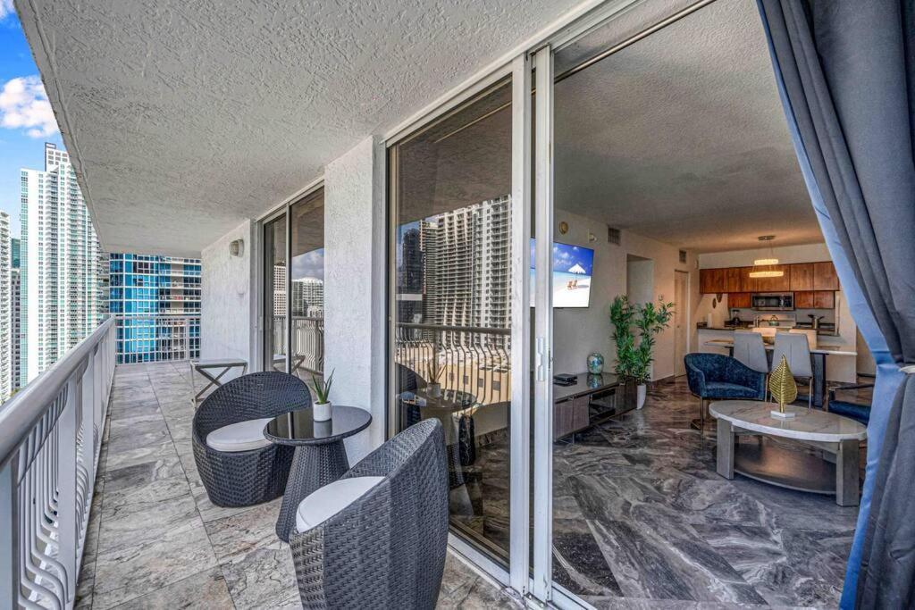 Iconic High Floor 3 Bedrooms In The Heart Of マイアミ エクステリア 写真